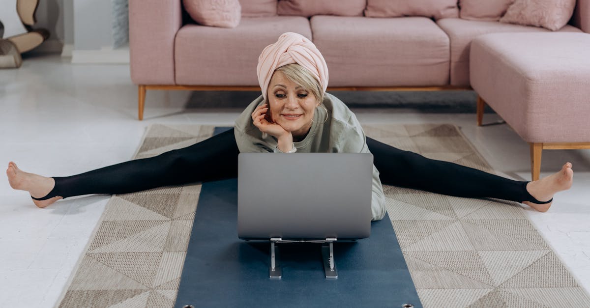 découvrez nos cours de yoga aérien en ligne, adaptés à tous les niveaux. apprenez des techniques de relaxation et de renforcement tout en flottant dans les airs, dans le confort de votre maison. rejoignez notre communauté et améliorez votre bien-être physique et mental grâce à une pratique innovante.