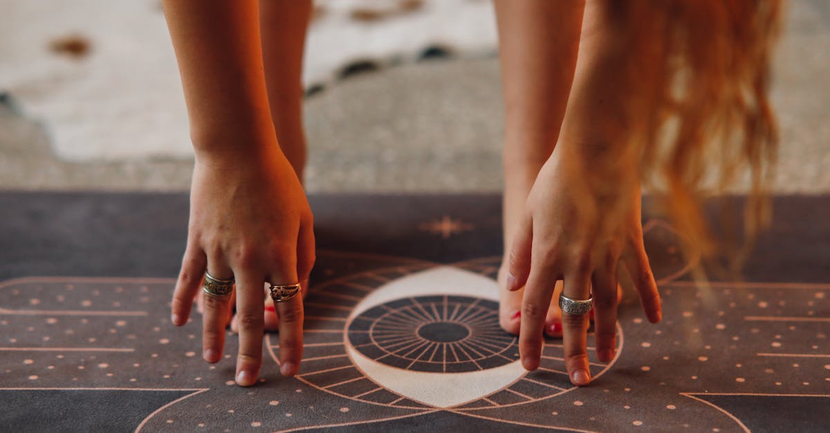 découvrez les nombreux bienfaits du vinyasa yoga, une pratique dynamique qui allie respiration et mouvement. améliorez votre flexibilité, renforcez votre corps et libérez votre esprit grâce à cette approche fluide et harmonieuse. explorez les effets positifs sur votre santé physique et mentale.