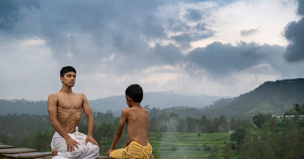 découvrez l'ashtanga yoga, une pratique dynamique et profonde qui harmonise le corps et l'esprit à travers des séries de postures fluides et un souffle contrôlé. idéal pour renforcer la flexibilité, la force et la concentration, l'ashtanga yoga est accessible à tous, quel que soit votre niveau. rejoignez-nous pour transformer votre bien-être physique et mental.