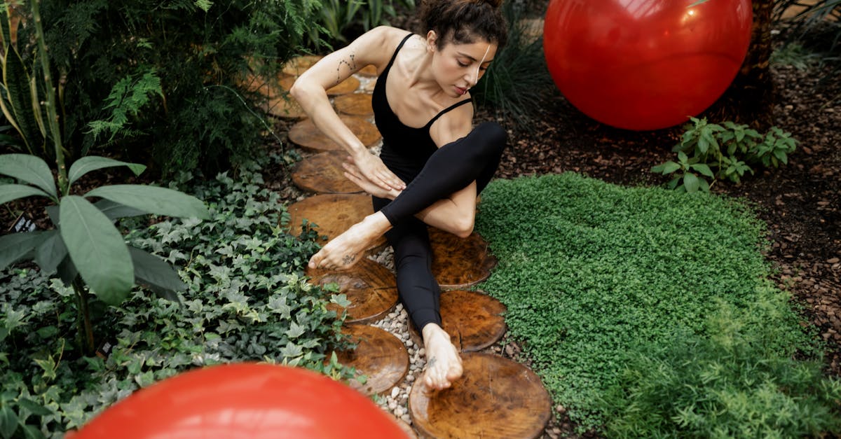 découvrez les bienfaits du bikram yoga, une pratique qui améliore la flexibilité, renforce le corps, favorise la détente et contribue à la santé mentale. apprenez comment cette méthode unique, pratiquée dans une salle chauffée, peut transformer votre bien-être physique et émotionnel.