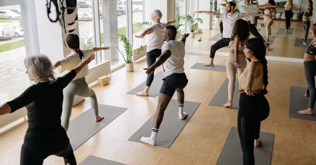 découvrez le vinyasa yoga, une pratique dynamique qui synchronise le mouvement et la respiration. parfait pour renforcer votre corps, apaiser votre esprit et améliorer votre flexibilité, laissez-vous guider par des séquences fluides et inspirantes pour un bien-être total.