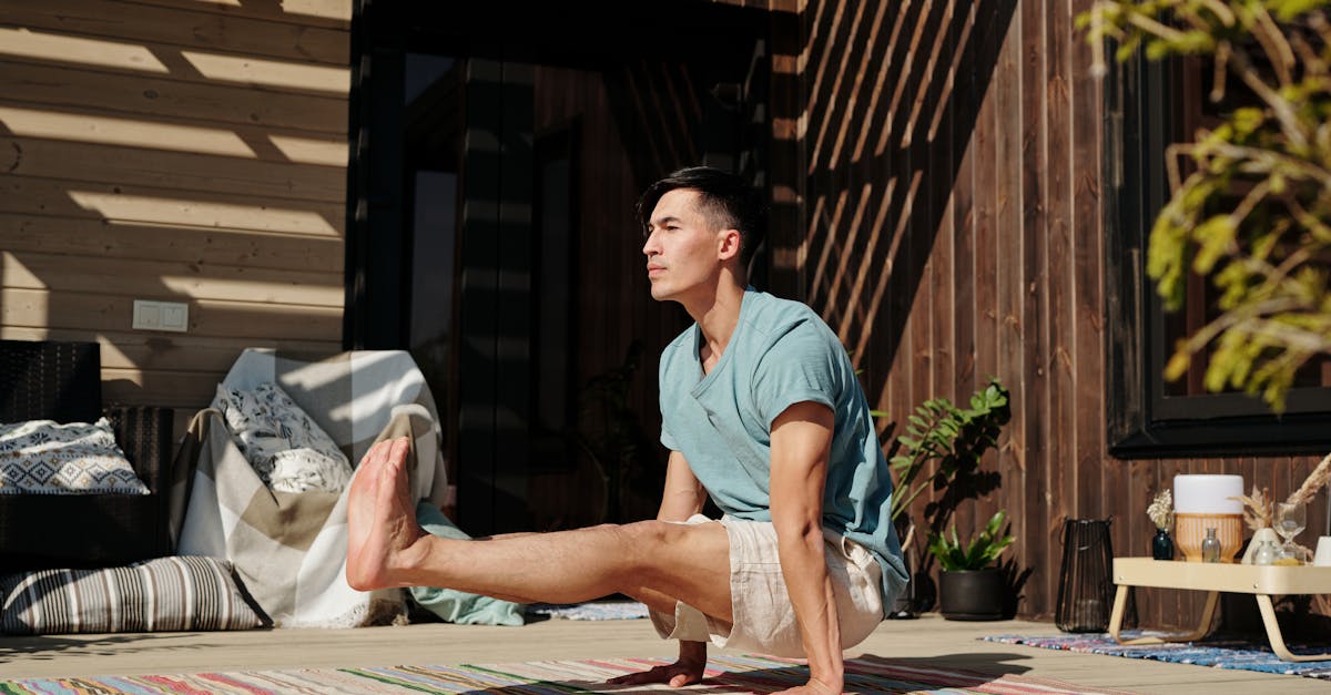 découvrez les bienfaits de l'ashtanga yoga, une pratique dynamique qui améliore la flexibilité, renforce le corps et apaise l'esprit. idéal pour augmenter votre endurance et votre concentration, l'ashtanga yoga vous aide à atteindre un équilibre physique et mental durable.