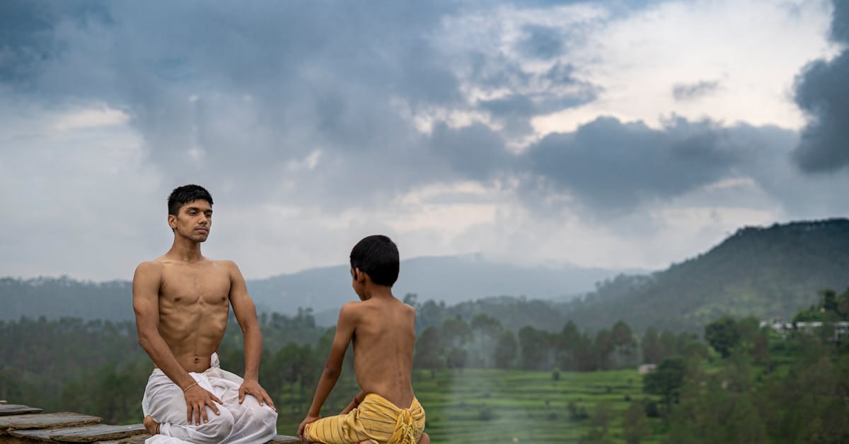 découvrez le bikram yoga, une pratique unique qui allie chaleur et postures pour améliorer votre flexibilité et votre bien-être. rejoignez-nous pour une expérience revitalisante qui renforce le corps et apaise l'esprit.