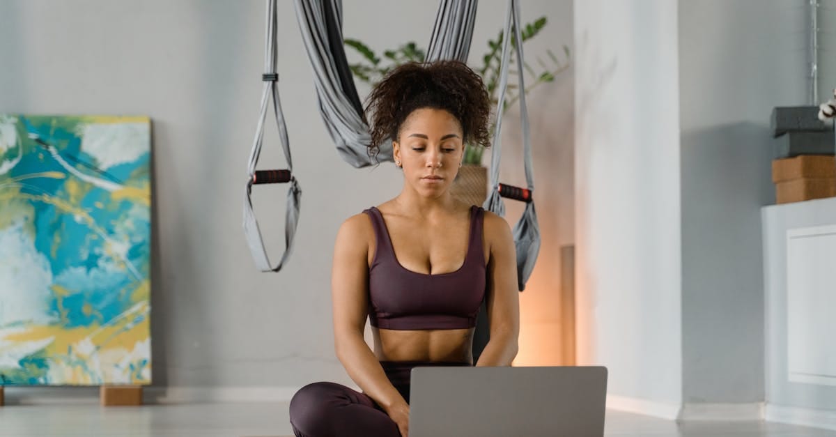 découvrez le bikram yoga, une pratique dynamique qui combine des postures traditionnelles dans une salle chauffée. améliorez votre flexibilité, renforcez votre corps et purifiez votre esprit grâce à cette méthode unique, idéale pour tous les niveaux. rejoignez-nous et transformez votre bien-être !