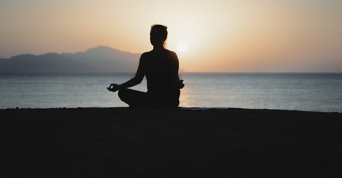 découvrez nos retraites de kundalini yoga, un voyage transformateur pour revitaliser votre esprit, votre corps et votre âme. rejoignez-nous pour des sessions inspirantes, des pratiques de méditation et des enseignements spirituels dans un cadre serein et apaisant.