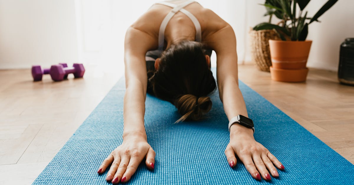 découvrez le yoga réparateur, une pratique douce et relaxante qui aide à relâcher les tensions, améliorer la flexibilité et favoriser le bien-être mental. idéal pour tous les niveaux, le yoga restauratif vous guide vers un état de sérénité et de récupération profonde.