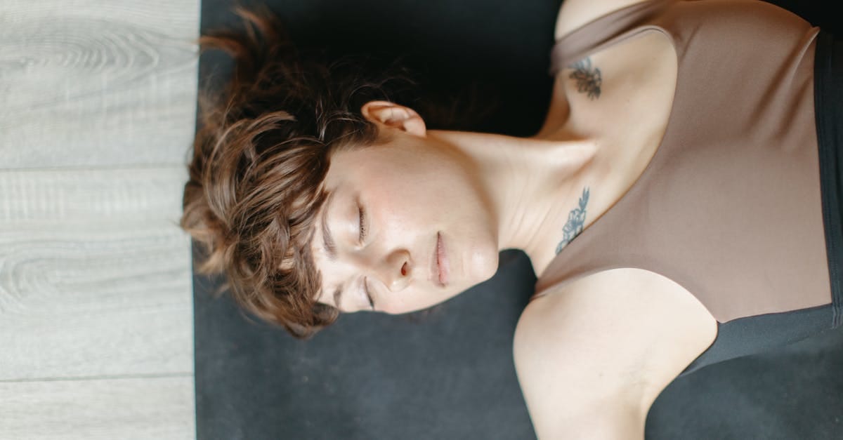 découvrez le yoga réparateur, une pratique douce qui favorise la relaxation profonde et la guérison du corps et de l'esprit. idéal pour les débutants et ceux en quête de sérénité, le restorative yoga vous aide à relâcher les tensions, améliorer votre flexibilité et retrouver votre équilibre intérieur.