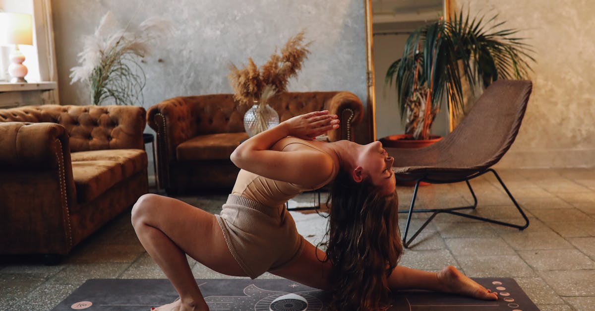 découvrez le vinyasa, un style de yoga dynamique et fluide qui allie mouvements et respiration. ideal pour renforcer le corps, améliorer la flexibilité et apaiser l'esprit. rejoignez-nous pour une pratique revitalisante qui favorise l'harmonie et le bien-être.