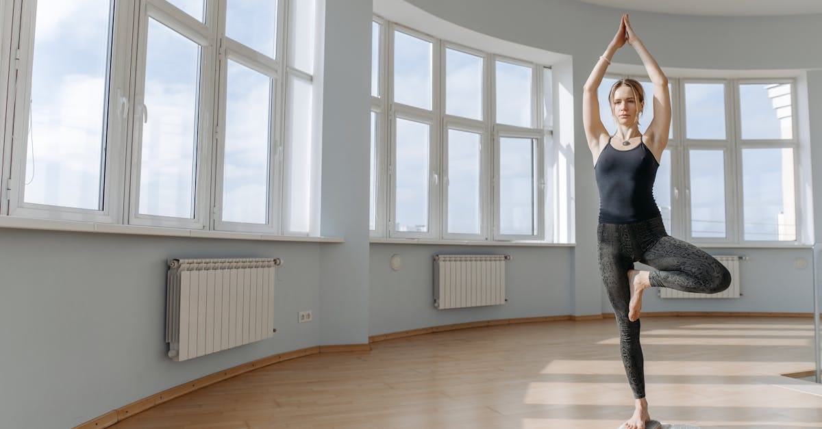 découvrez le vinyasa, un style de yoga dynamique alliant mouvements fluides et respiration synchronisée. parfait pour renforcer le corps et apaiser l'esprit, le vinyasa vous invite à explorer votre pratique en toute harmonie. rejoignez-nous pour un voyage revitalisant vers le bien-être.