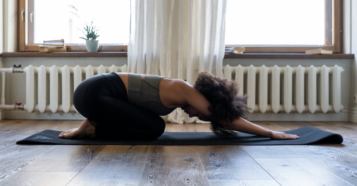 découvrez le yin yoga, une pratique douce et méditative qui favorise la relaxation profonde et l'amélioration de la flexibilité. plongez dans des postures tenues longtemps pour libérer les tensions et apaiser l'esprit. parfait pour tous les niveaux, le yin yoga vous invite à un voyage intérieur vers la sérénité.