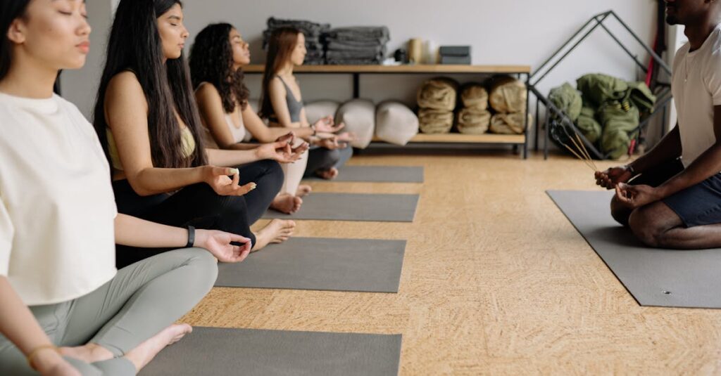devenez instructeur de yoga aérien et partagez votre passion pour cette pratique unique qui allie la liberté du vol aux bienfaits du yoga. apprenez à guider vos élèves dans des postures suspendues, améliorez leur flexibilité et renforcez leur bien-être physique et mental. rejoignez notre formation et transformez votre carrière tout en offrant une expérience innovante et relaxante.
