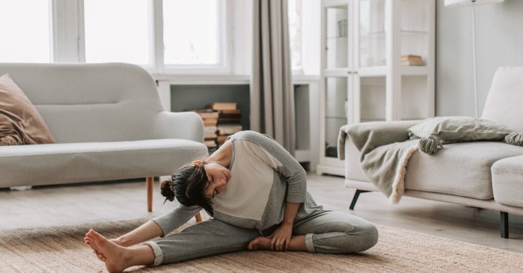découvrez les bienfaits du yoga réparateur, une pratique douce qui combine étirements profonds et relaxation pour favoriser la récupération physique et mentale. idéal pour apaiser le stress et retrouver l'équilibre intérieur.