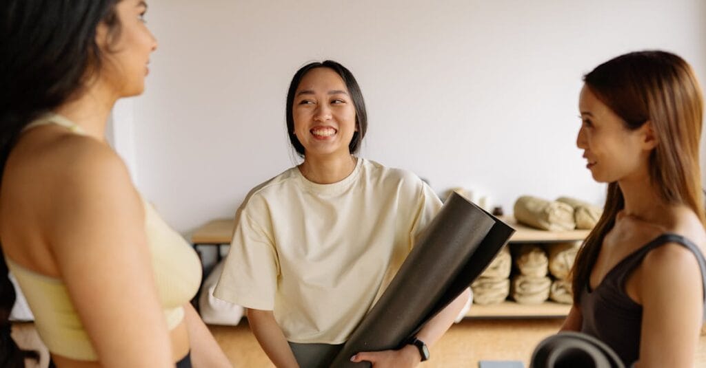 découvrez les nombreux bienfaits du yin yoga, une pratique douce et méditative qui favorise la flexibilité, la relaxation profonde et l'équilibre émotionnel. plongez dans l'univers du yin yoga pour revitaliser votre corps et apaiser votre esprit.