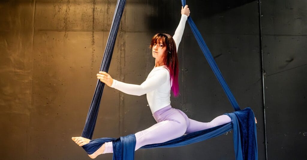 découvrez les festivals de yoga aérien, une expérience unique alliant bien-être, créativité et communauté. plongez dans des ateliers immersifs, des performances captivantes et des séances de yoga sous les cieux pour éveiller votre esprit et votre corps.