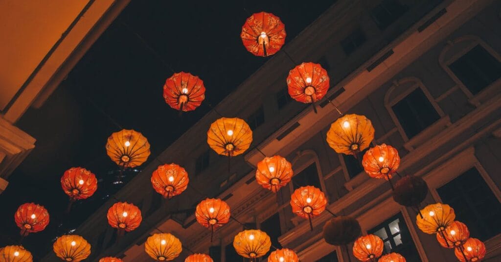 découvrez comment les influences culturelles façonnent nos sociétés, enrichissent nos traditions et inspirent la créativité à travers le monde. plongez dans l'exploration des échanges culturels et de leur impact sur nos modes de vie.