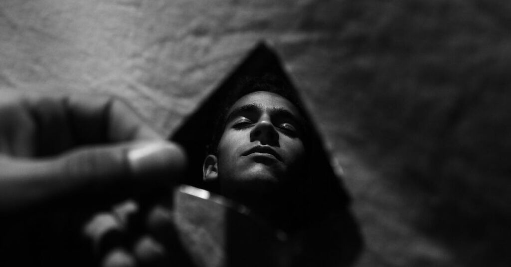 découvrez le chemin de la self-discovery : un voyage enrichissant vers la compréhension de soi-même, l'acceptation et l'épanouissement personnel. explorez des techniques et des outils pour mieux vous connaître et vivre en harmonie avec vos valeurs profondes.