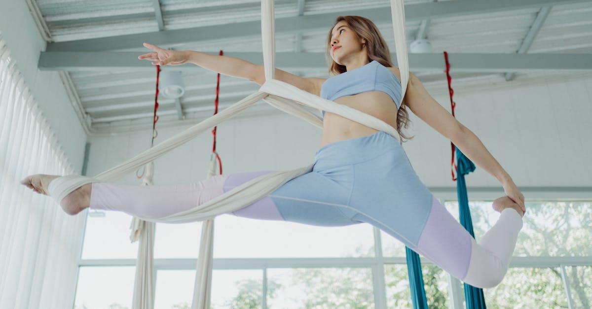 découvrez les festivals de yoga aérien, une expérience unique alliant relaxation et acrobaties suspendues. participez à des ateliers inspirants, rencontrez des passionnés et revitalisez votre corps tout en vous connectant avec la nature.