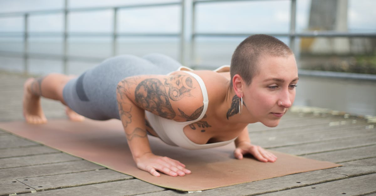 découvrez l'ashtanga yoga, une pratique dynamique et fluide qui lie mouvement et respiration. idéale pour améliorer la force, la flexibilité et la concentration, cette méthode traditionnelle indienne vous invite à explorer votre plein potentiel physique et mental. rejoignez-nous pour un voyage transformateur vers le bien-être et l'harmonie.
