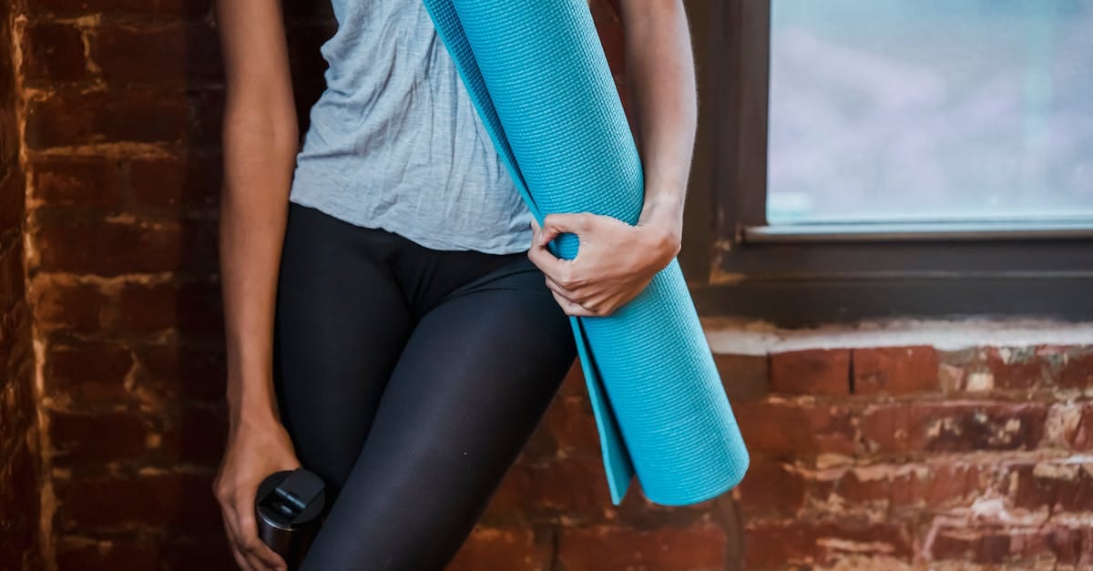 découvrez notre sélection d'équipements de bikram yoga, idéaux pour les pratiquants de tous niveaux. matériaux de qualité, confort et style se rejoignent pour améliorer votre expérience de yoga. préparez-vous à transpirer et à vous ressourcer avec le meilleur matériel adapté à vos séances.