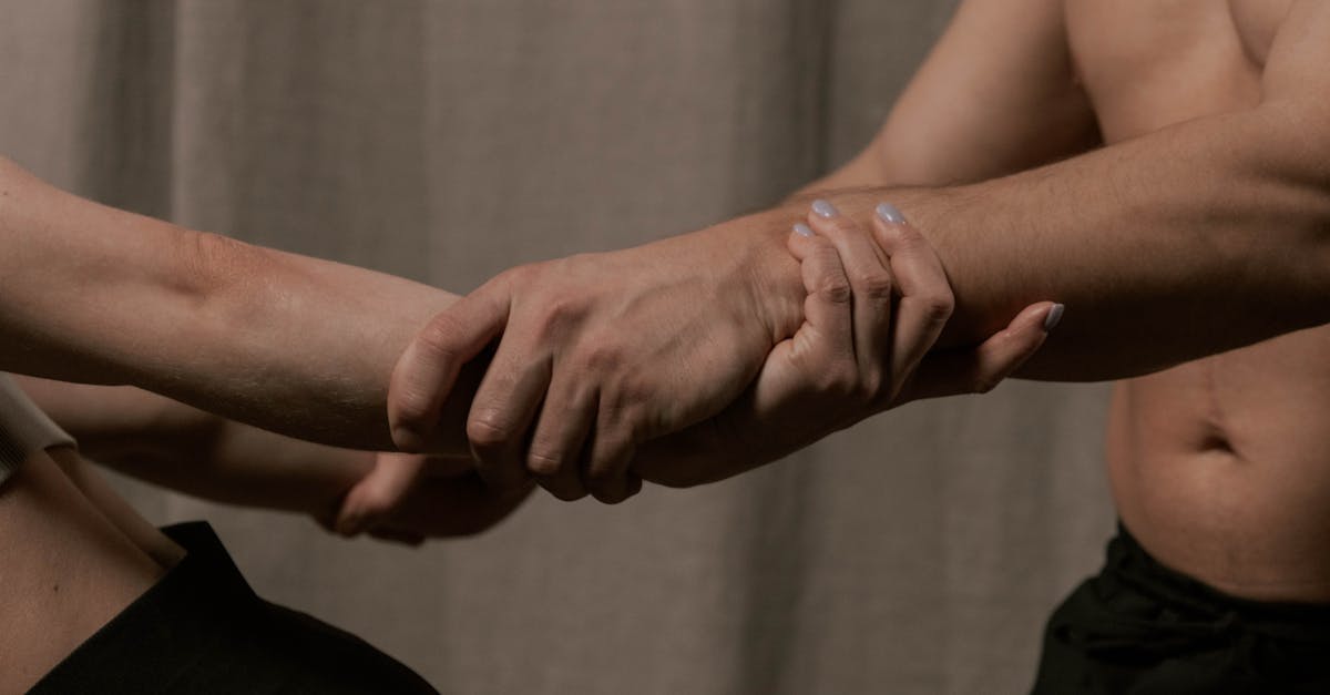 découvrez les mythes entourant le hatha yoga, démystifiez les idées reçues et apprenez à mieux comprendre cette pratique ancestrale. explorez les vérités cachées derrière les clichés et enrichissez votre expérience de yoga.