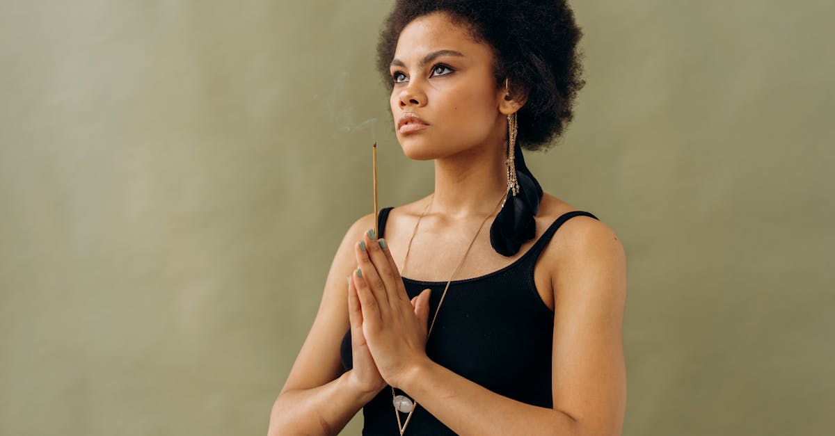 découvrez notre sélection d'accessoires de yoga kundalini pour enrichir votre pratique. trouvez des tapis, coussins, et bols chantants qui vous aideront à améliorer votre expérience spirituelle et physique.