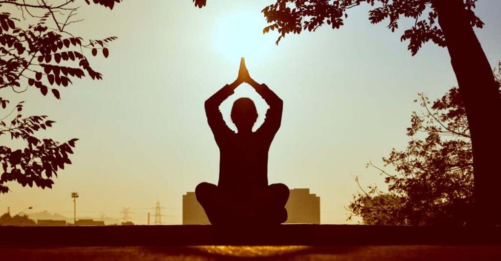 découvrez l'harmonie du corps et de l'esprit avec notre guide complet sur le yoga. explorez différentes pratiques, postures et techniques de respiration pour améliorer votre bien-être et votre sérénité.