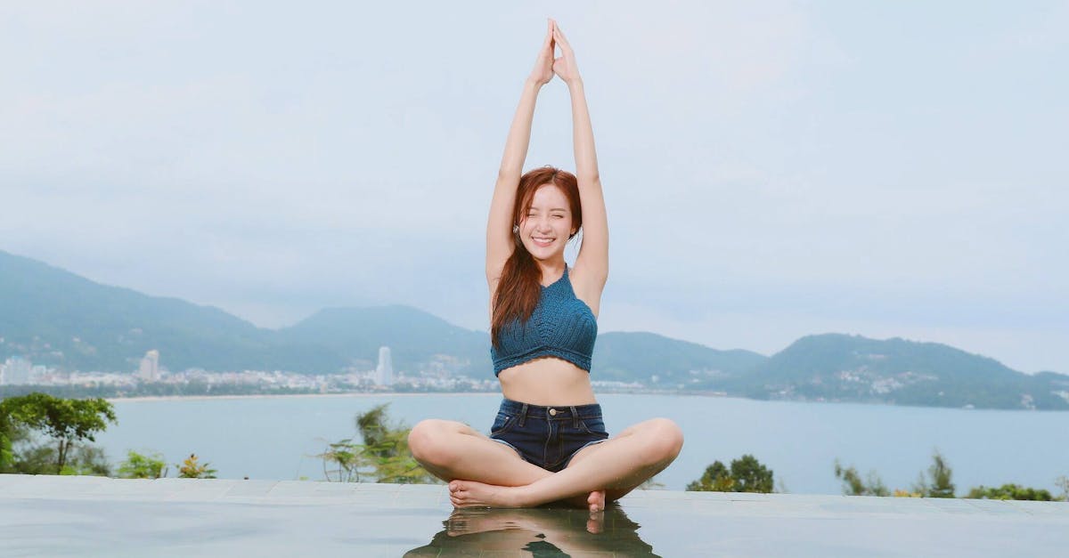 découvrez le yoga, une pratique millénaire qui harmonise le corps et l'esprit. apprenez des postures, techniques de respiration et méditation pour améliorer votre bien-être au quotidien.